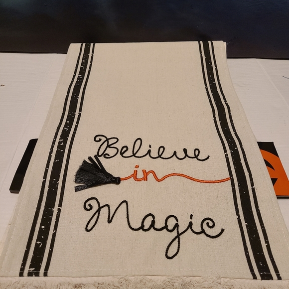 Decorative Table Runner - Picture 6 of 15